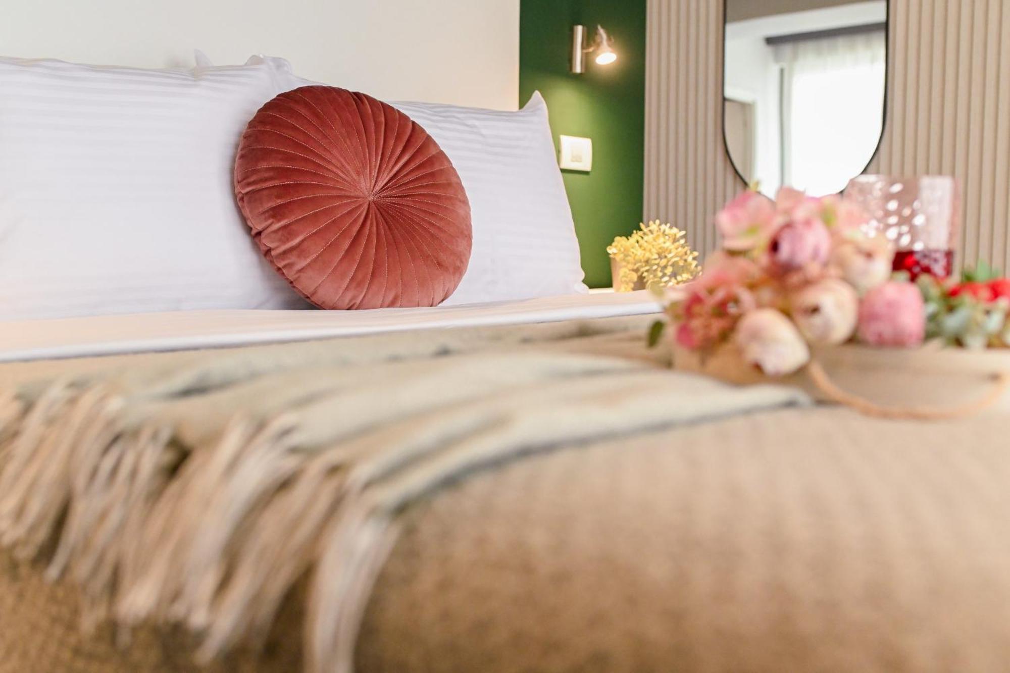 Urban Paradise - Modern Central Accommodation Bukarest Zimmer foto