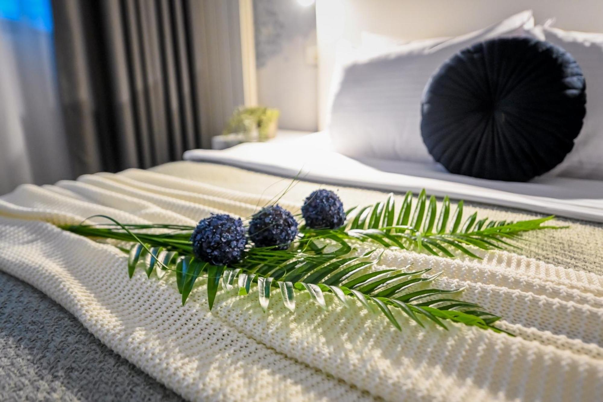 Urban Paradise - Modern Central Accommodation Bukarest Zimmer foto